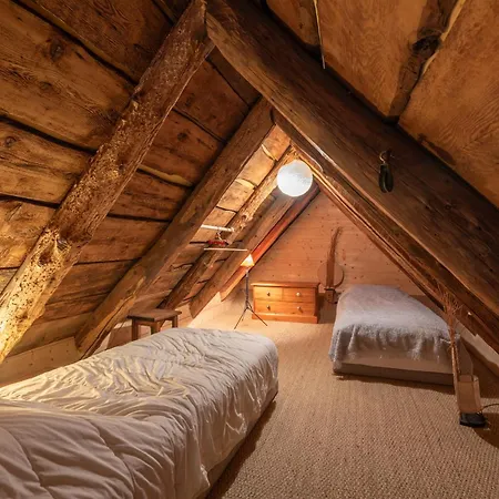 La Ketzerie A Adervielle 펜션